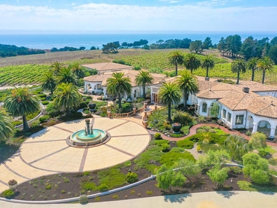 Luxury 12 bedroom Detached House for sale in Cambria, California