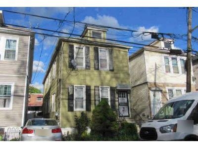 Foreclosure Single-family Home In Bronx, New York