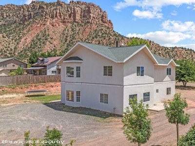 Home For Sale In Colorado City, Arizona