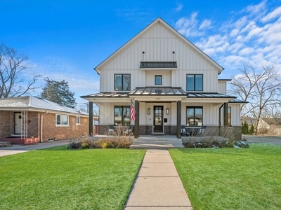 Home For Sale In Elmhurst, Illinois