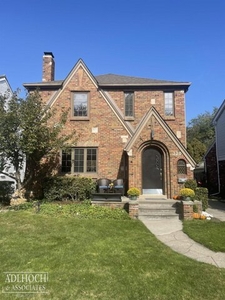 Home For Sale In Grosse Pointe Farms, Michigan