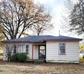 Home For Sale In Kennett, Missouri