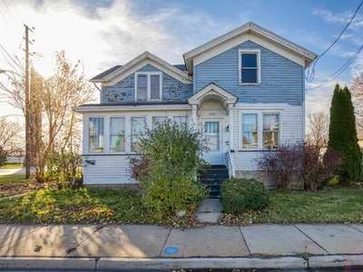 Home For Sale In Oshkosh, Wisconsin