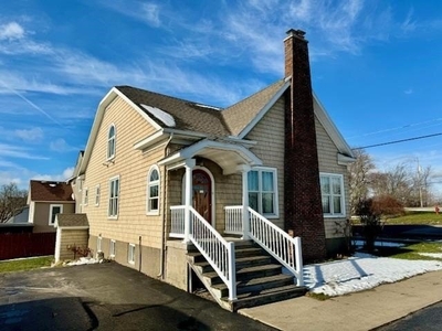 Home For Sale In Saint Ignace, Michigan