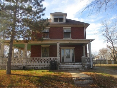 Home For Sale In Sedalia, Missouri