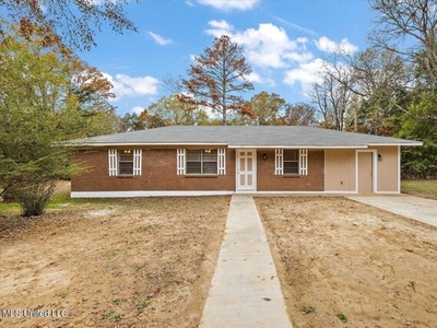 Home For Sale In Vaughan, Mississippi