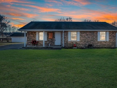 Home For Sale In Watertown, Tennessee