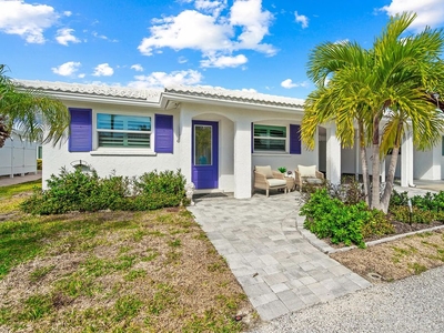 2 bedroom luxury Detached House for sale in Longboat Key, Florida