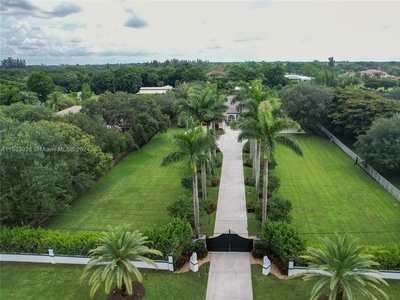 5 bedroom luxury Villa for sale in Southwest Ranches, Florida