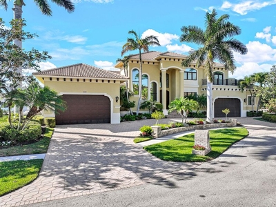 4 bedroom luxury Detached House for sale in Marco Island, Florida