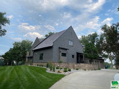 Home For Sale In Dakota Dunes, South Dakota