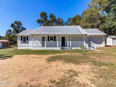 Home For Sale In Saucier, Mississippi