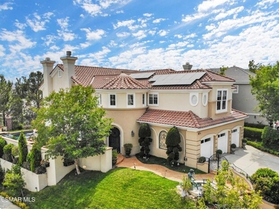 Home For Sale In Oak Park, California