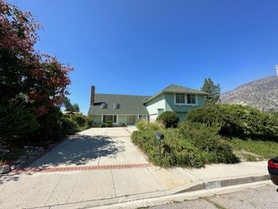 Home For Sale In Tujunga, California