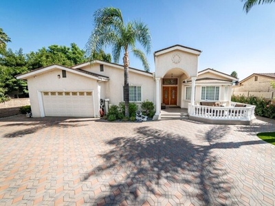 Home For Sale In Valley Glen, California