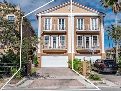 4 bedroom luxury Townhouse for sale in North Miami Beach, Florida