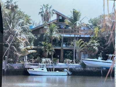 4 bedroom luxury Villa for sale in Islamorada, Florida