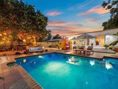 Luxury Villa for sale in Biscayne Park, United States