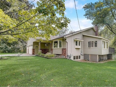 Home For Sale In Minnetonka, Minnesota
