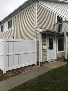 Home For Rent In Hoffman Estates, Illinois