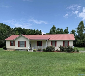 Home For Sale In Guntersville, Alabama