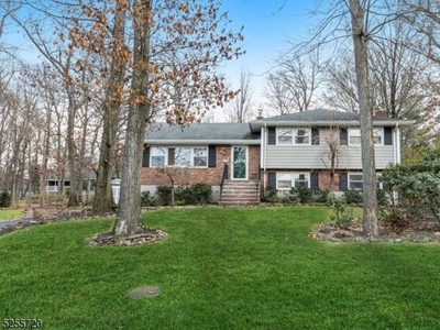 Home For Sale In North Caldwell, New Jersey
