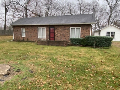 Home For Sale In Petersburg, Indiana