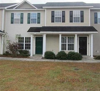 354 Hunting Green Dr, Jacksonville, NC 28546