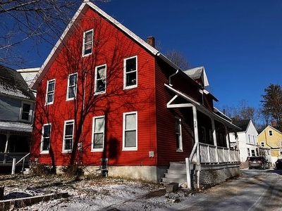 38 Walker St, Concord, NH 03301
