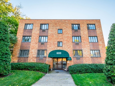 600 S South Highland Ave #206, Pittsburgh, PA 15206
