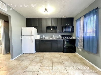 820 Apache Ave NW UNIT A, Albuquerque, NM 87102