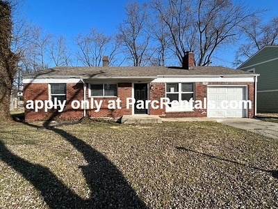 8432 E 37th Pl, Indianapolis, IN 46226