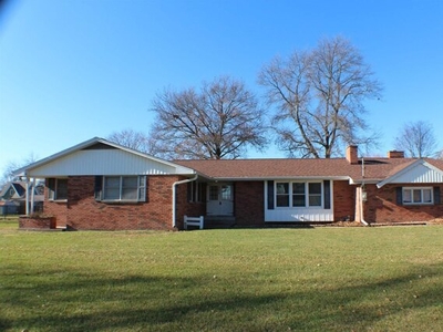 Home For Sale In Alexis, Illinois