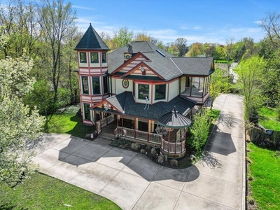 Home For Sale In La Grange Highlands, Illinois