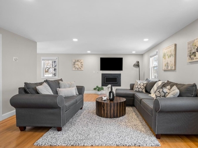 4 bedroom luxury Detached House for sale in Arlington, Massachusetts