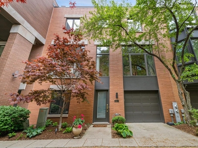 Luxury Townhouse for sale in Chicago, Illinois