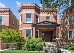 3718 N Bell Avenue, Chicago, IL 60618