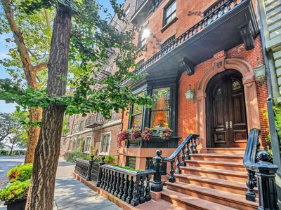 12 room luxury Townhouse for sale in Brooklyn, New York