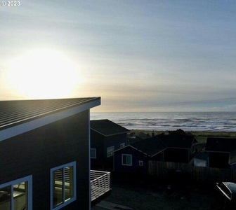 1 bedroom, Gold Beach OR 97444