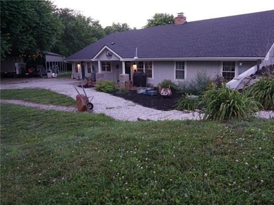 6 bedroom, Cleveland MO 64734