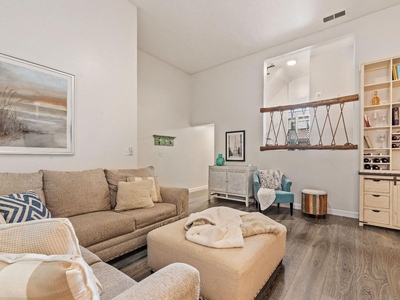 2 bedroom luxury Townhouse for sale in Redondo Beach, United States