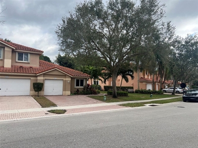 3 bedroom luxury Townhouse for sale in Coral Springs, Florida
