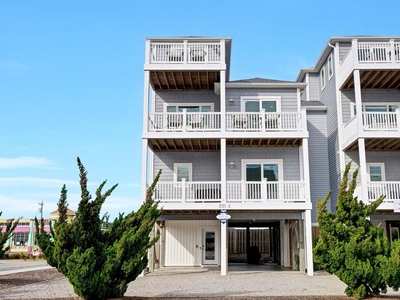 Luxury Townhouse for sale in Surf City, United States