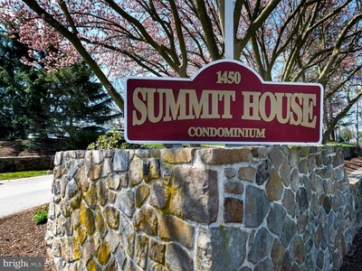 192 Summit House