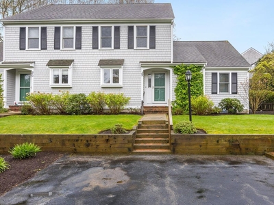 6 room luxury Flat for sale in Falmouth, Massachusetts