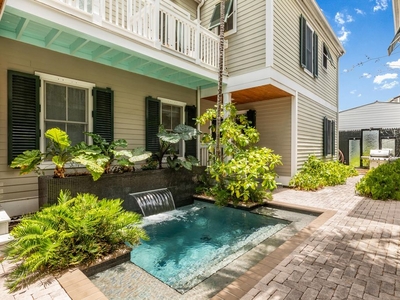 3 bedroom luxury Flat for sale in Key West, Florida