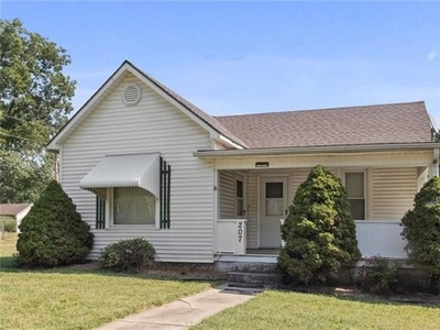 Home For Sale In Lansing, Kansas