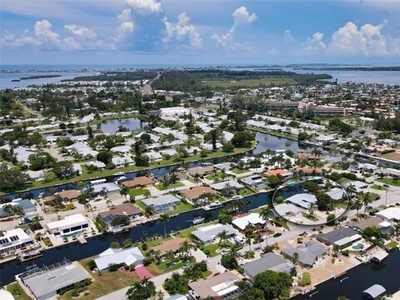 Home For Sale In Bradenton, Florida