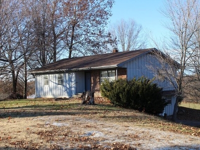 Home For Sale In Pierce City, Missouri