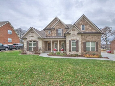 Home For Sale In Spring Hill, Tennessee